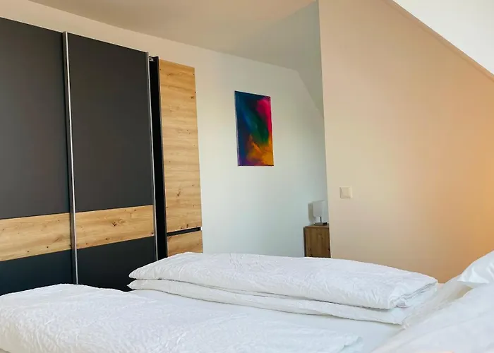 Spacious Penthouse - 4 For Up To 10 Guests - Contactless Check-in