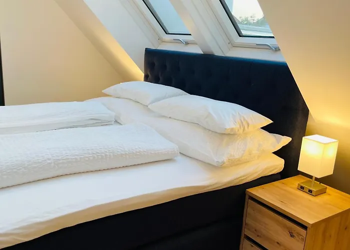 Apartman Spacious Penthouse - 4 For Up To 10 Guests - Contactless Check-in *