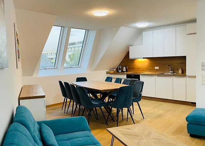 Apartman Spacious Penthouse - 4 For Up To 10 Guests - Contactless Check-in