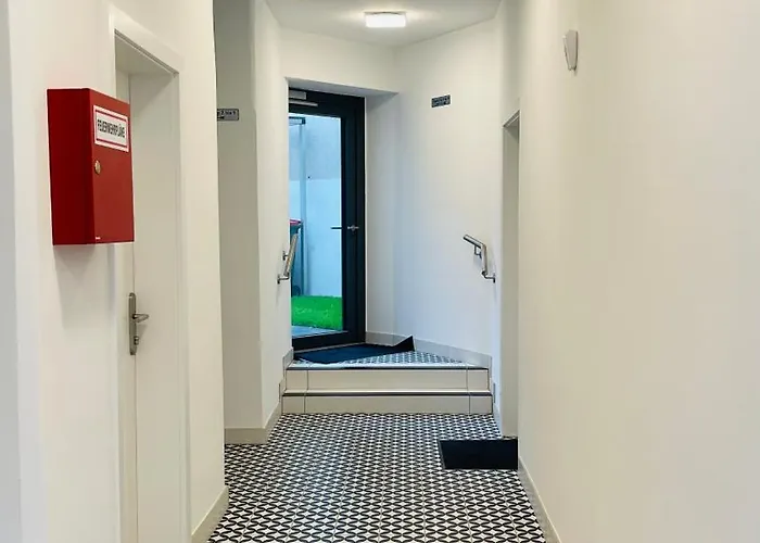 Spacious Penthouse - 4 For Up To 10 Guests - Contactless Check-in Apartman Bécs