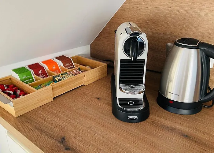 Spacious Penthouse - 4 For Up To 10 Guests - Contactless Check-in