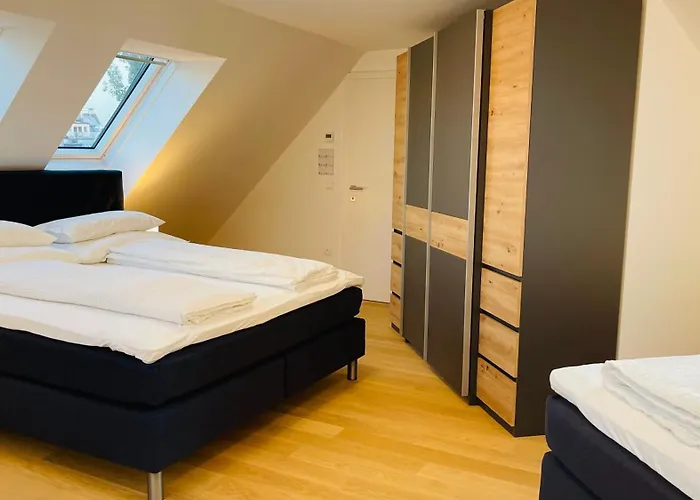 Spacious Penthouse - 4 For Up To 10 Guests - Contactless Check-in Bécs