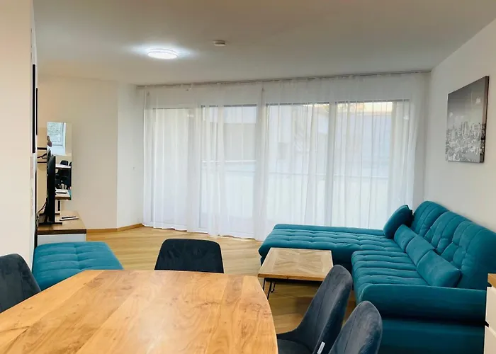 Apartman Spacious Penthouse - 4 For Up To 10 Guests - Contactless Check-in *