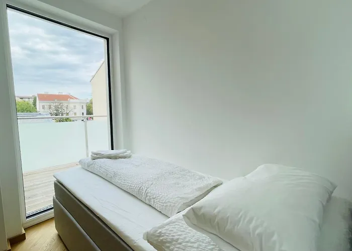 Apartman Spacious Penthouse - 4 For Up To 10 Guests - Contactless Check-in *