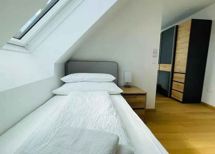 Apartman Spacious Penthouse - 4 For Up To 10 Guests - Contactless Check-in Bécs