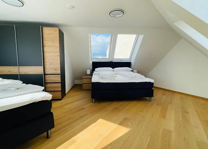 Daire Spacious Penthouse - 4 For Up To 10 Guests - Contactless Check-in
