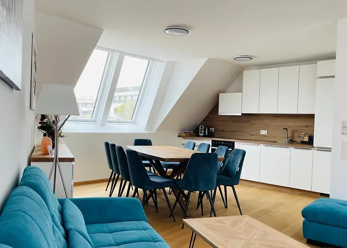 Spacious Penthouse - 4 For Up To 10 Guests - Contactless Check-in Apartman Bécs