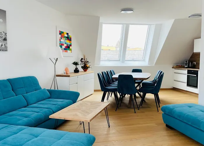 Spacious Penthouse - 4 For Up To 10 Guests - Contactless Check-in * Bécs
