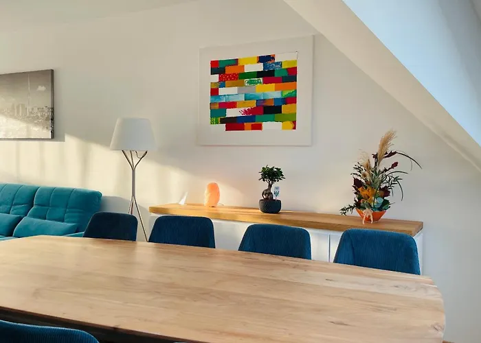 Spacious Penthouse - 4 For Up To 10 Guests - Contactless Check-in